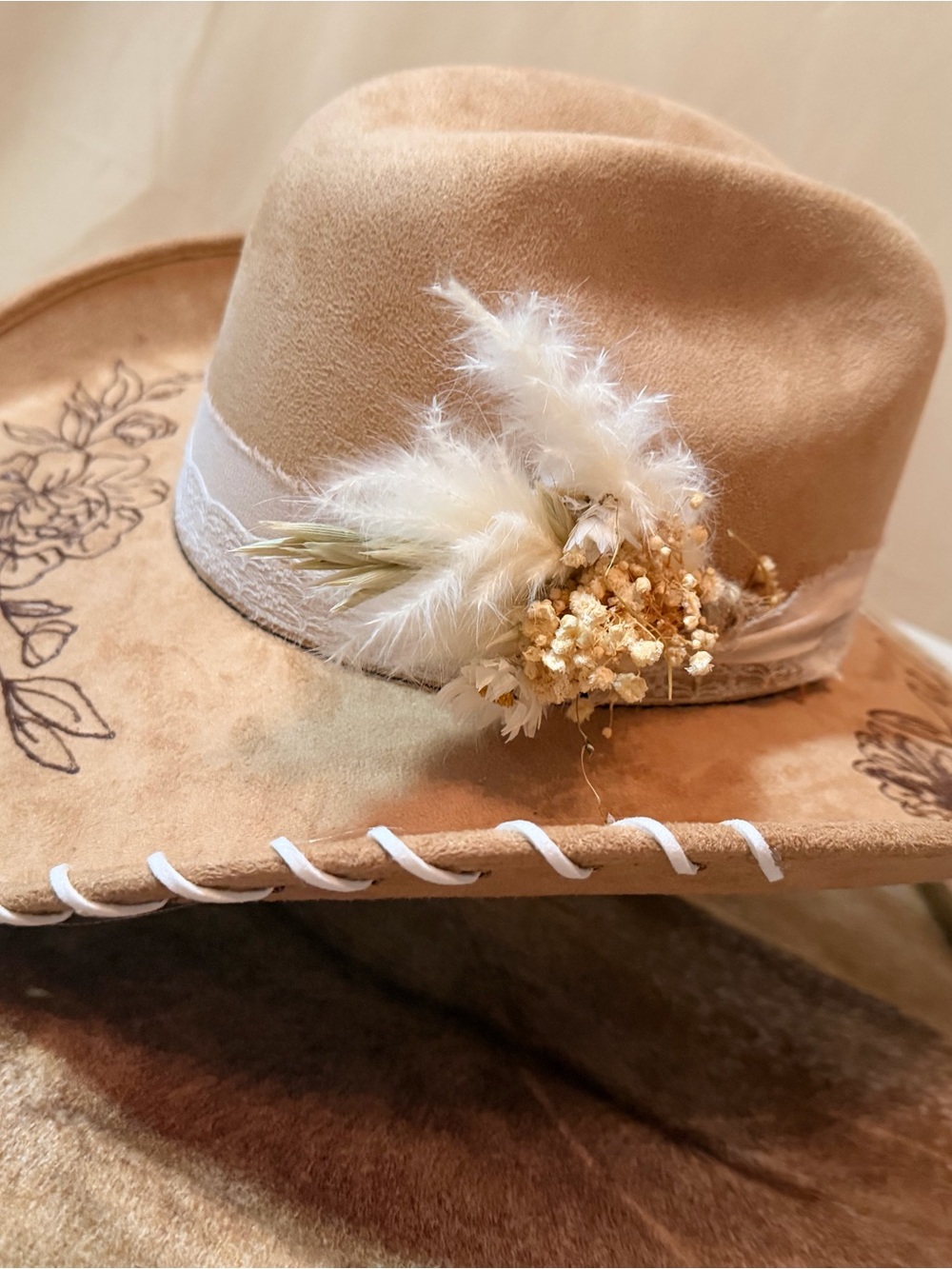 Custom burned cowgirl tan suede Wide Brim Hat with Lace Band - Picture 3 of 12
